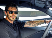 Stefano De Martino in vacanza prima di tornare in Tv 5