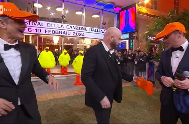 Sanremo, la gag con Travolta finisce male 1