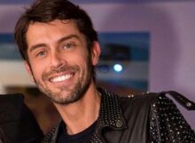 Raffaello Tonon si stacca il parrucchino in diretta a Mattino 4 1