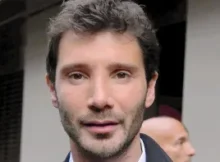 Stefano De Martino beccato da alcune fan 5