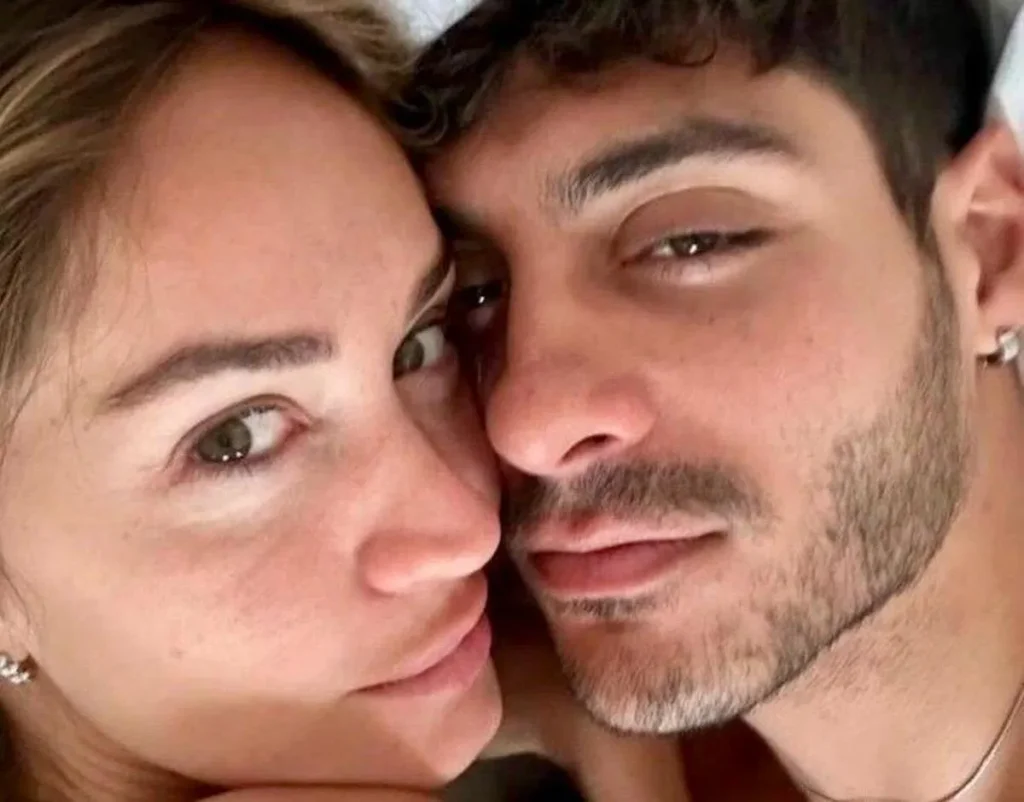 Grande Fratello, Helena e Javier proposta di matrimonio 1