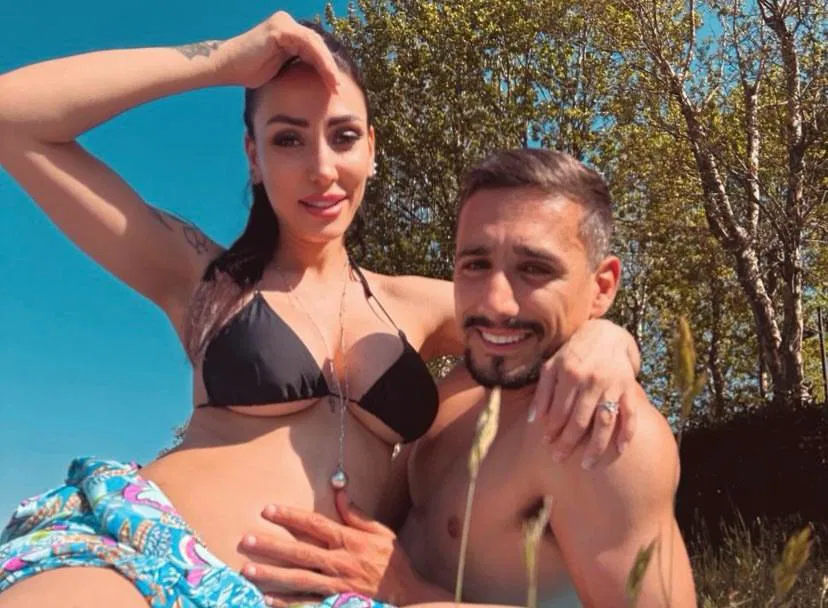 Grande Fratello, ex concorrente riceve una romantica proposta di matrimonio 3