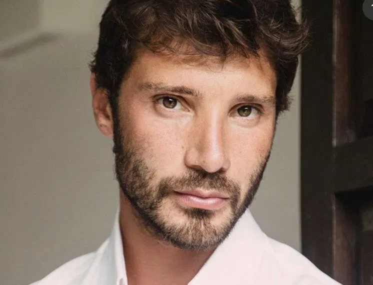 Stefano De Martino beccato con una misteriosa ragazza bionda 1