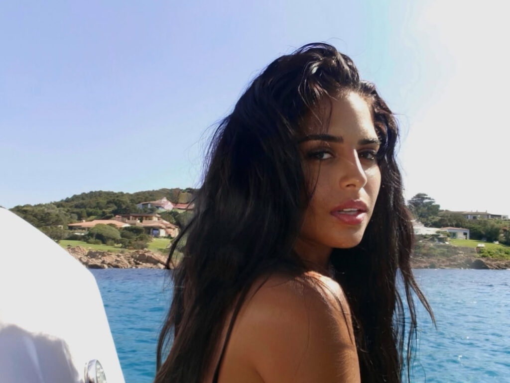 Grande Fratello, Perla ritrova l’amore 1