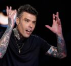 Fedez da un calcio ad un ragazzo 7