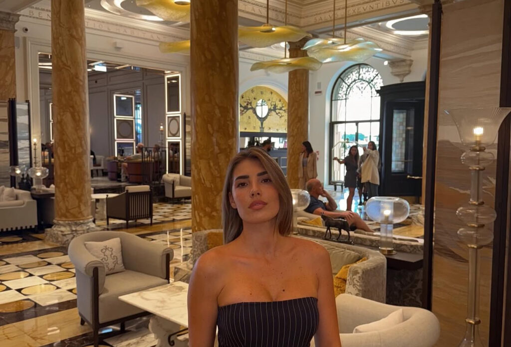 Uomini e donne, Martina e Gianmarco beccati a baciarsi? 1