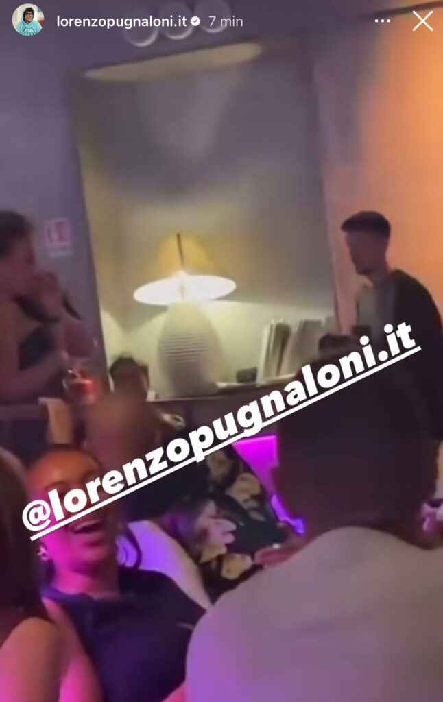 Uomini e donne, Agnese beccata in un locale in dolce compagnia 3