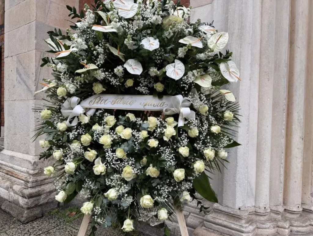 Funerali Ornella Vanoni, il gesto di Maria De Filippi e Pier Silvio Berlusconi 2