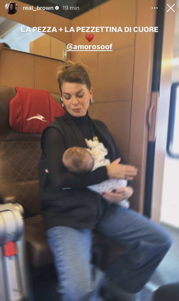 Alessandra Amoroso e Emma in viaggio con la piccola penny 2