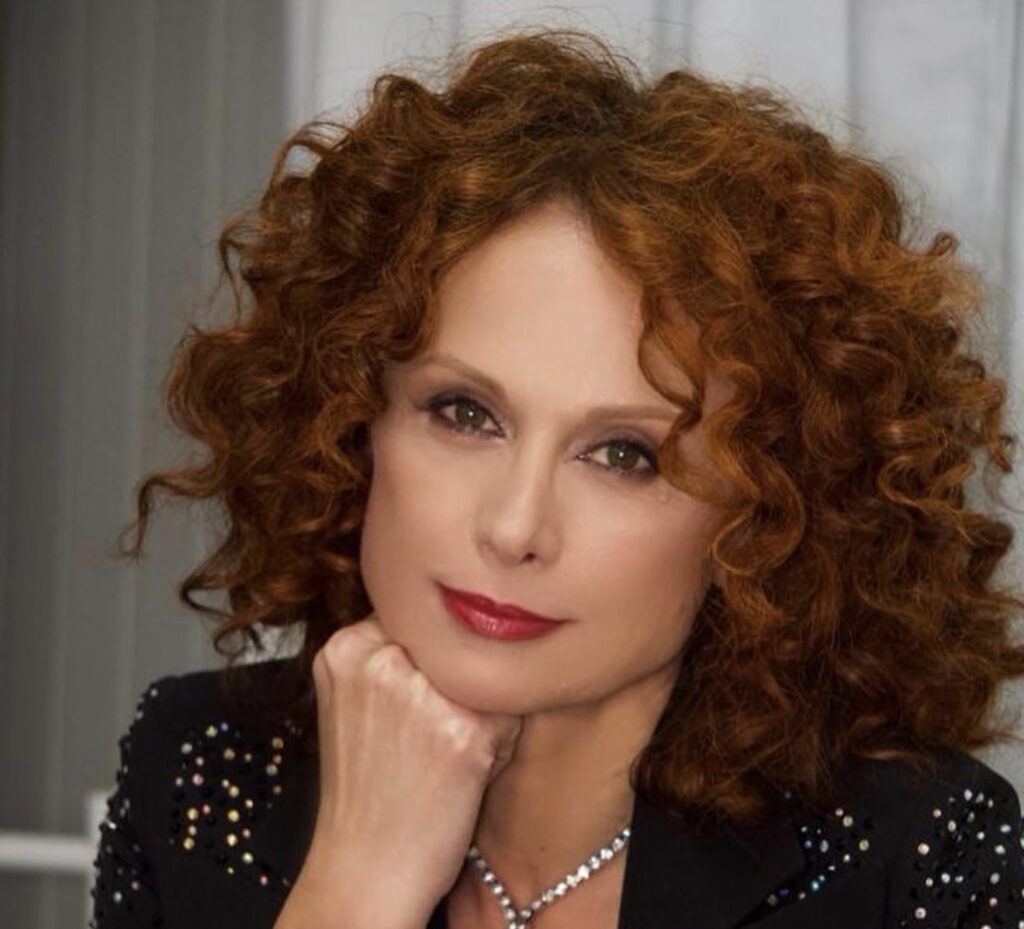 Beatrice Luzzi parla di Samira, Helena, Alfonso e Cesara lanciando frecciatine 1