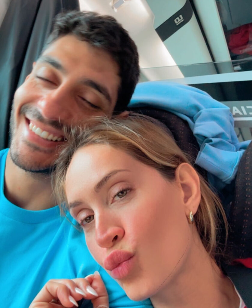 Helena va a vedere Javier giocare 1