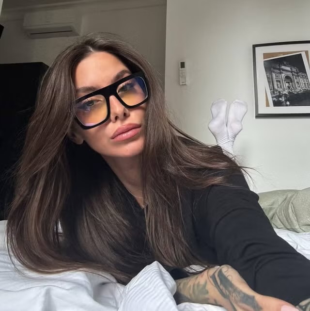 Grande Fratello, arriva l’aereo per Jonas e Anita, i due si baciano 1