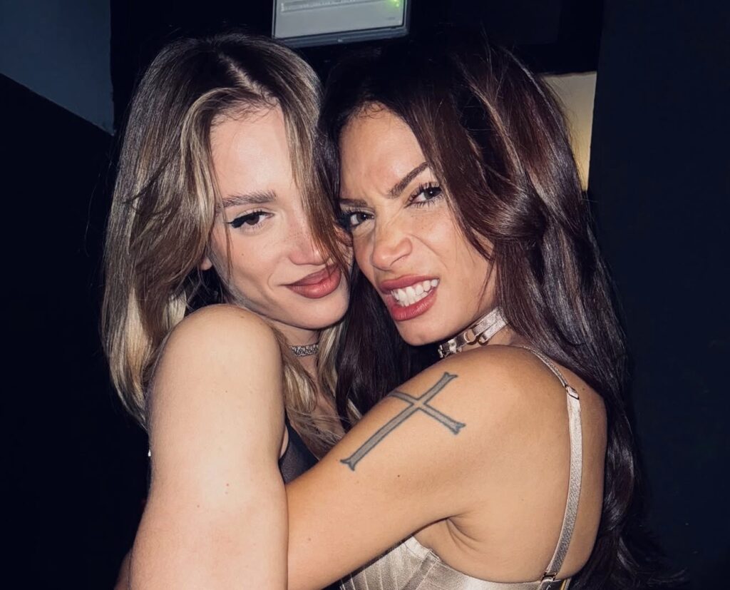 Elodie beccata in vacanza con la sua ballerina 1