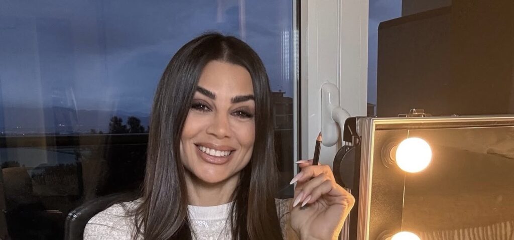 Diego esce allo scoperto con la nuova compagna, la reazione di Elga 1