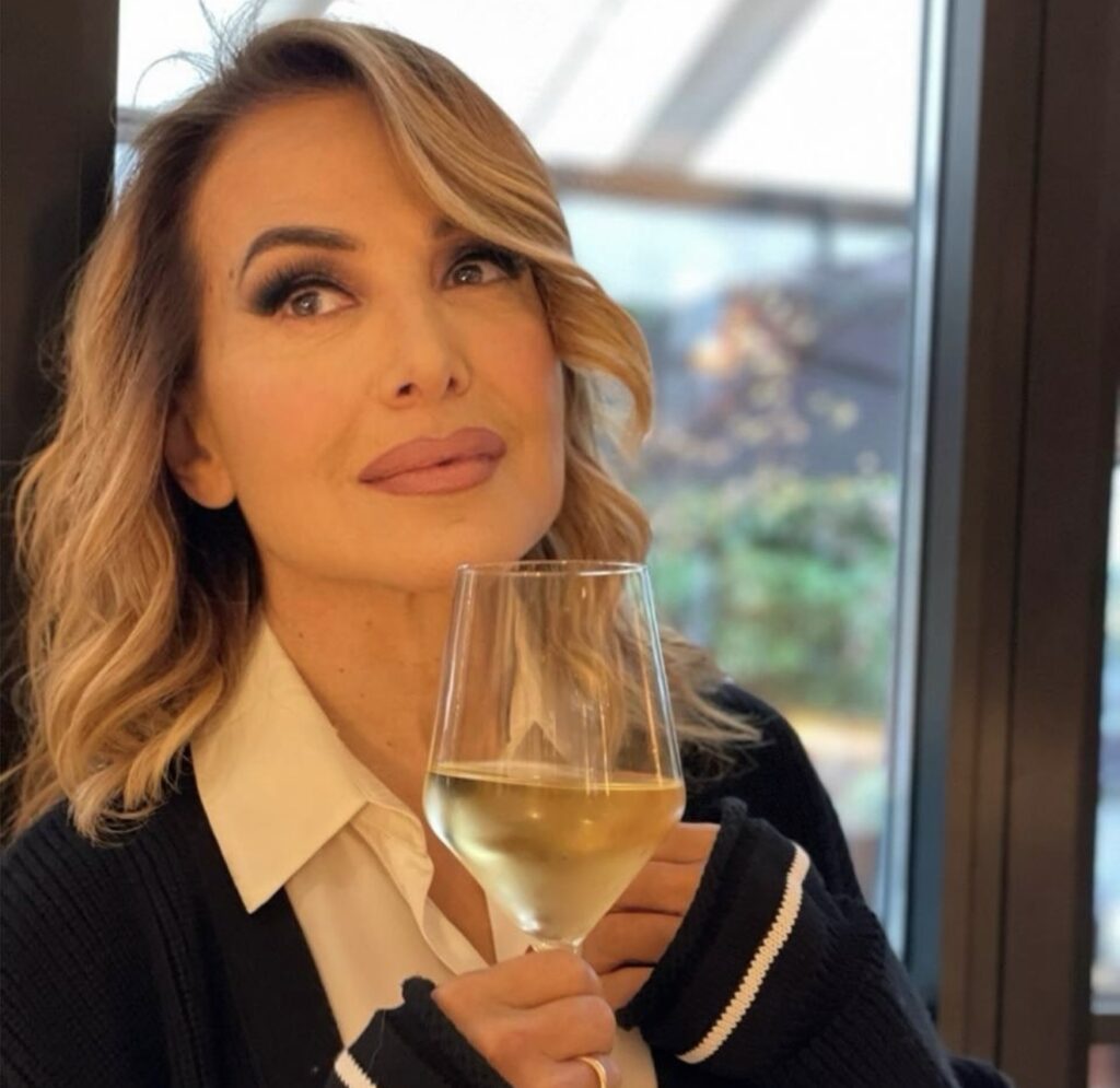 Barbara d’Urso reagisce alla puntata di Falsissimo 1