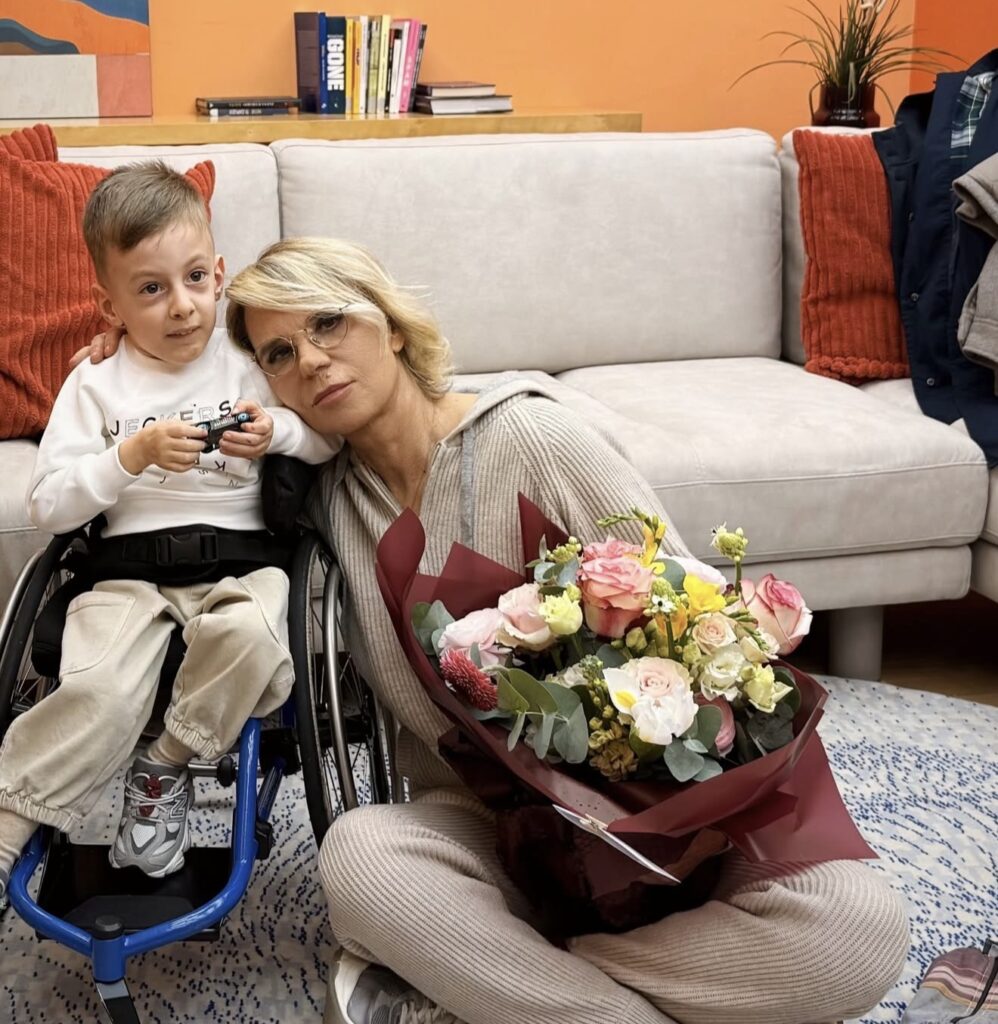 Il piccolo Lorenzo vuole conoscere Maria De Filippi, la sorpresa della conduttrice 3