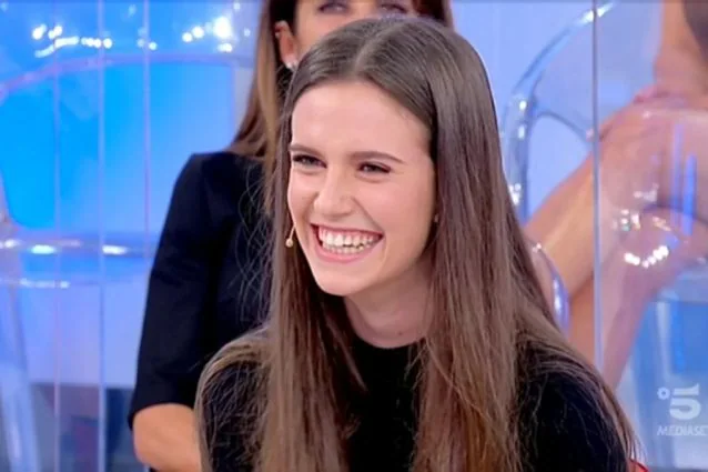 Uomini e donne, ex corteggiatrice ritrova l’amore con la sua fidanzata 4