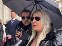 Giada De Blanck in lacrime al funerale della madre 5