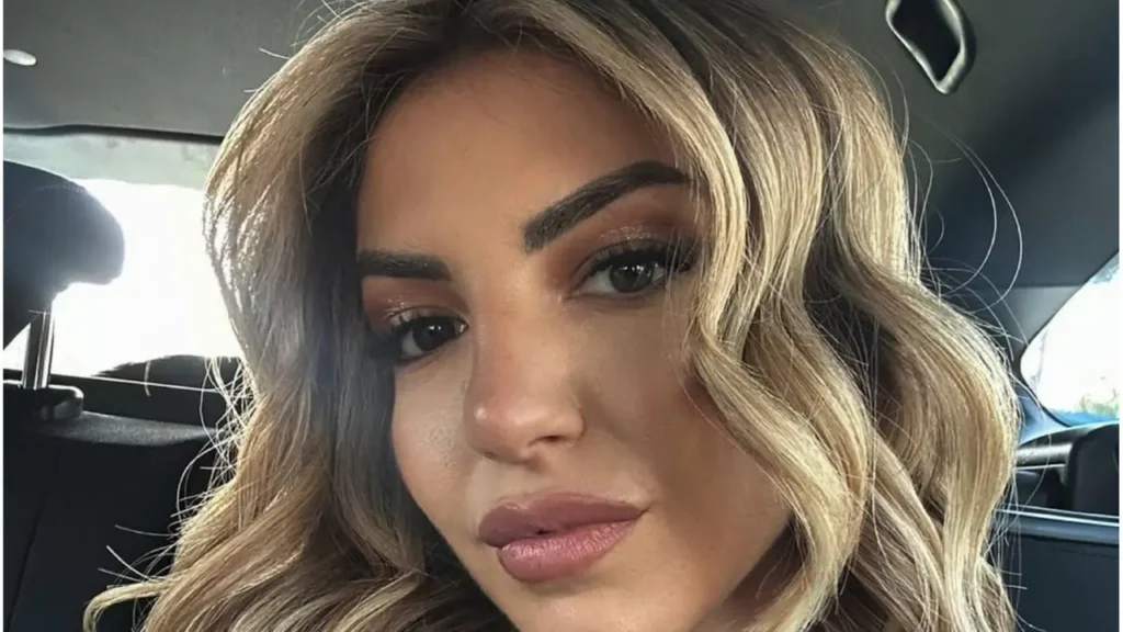 GFVIP, scatta il bacio tra Lucia e Renato 1