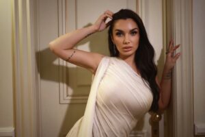 Sanremo 2026, Elettra Lamborghini fa la pipì nel cestino 2