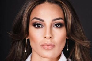 GFVIP, Francesca Manzini fuori di seno durante il balletto 2