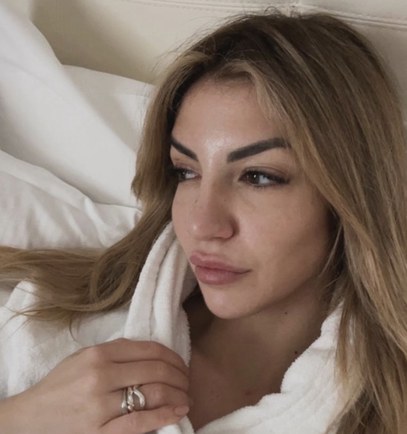 GFVIP, la sorella di Lucia contro Renato 1