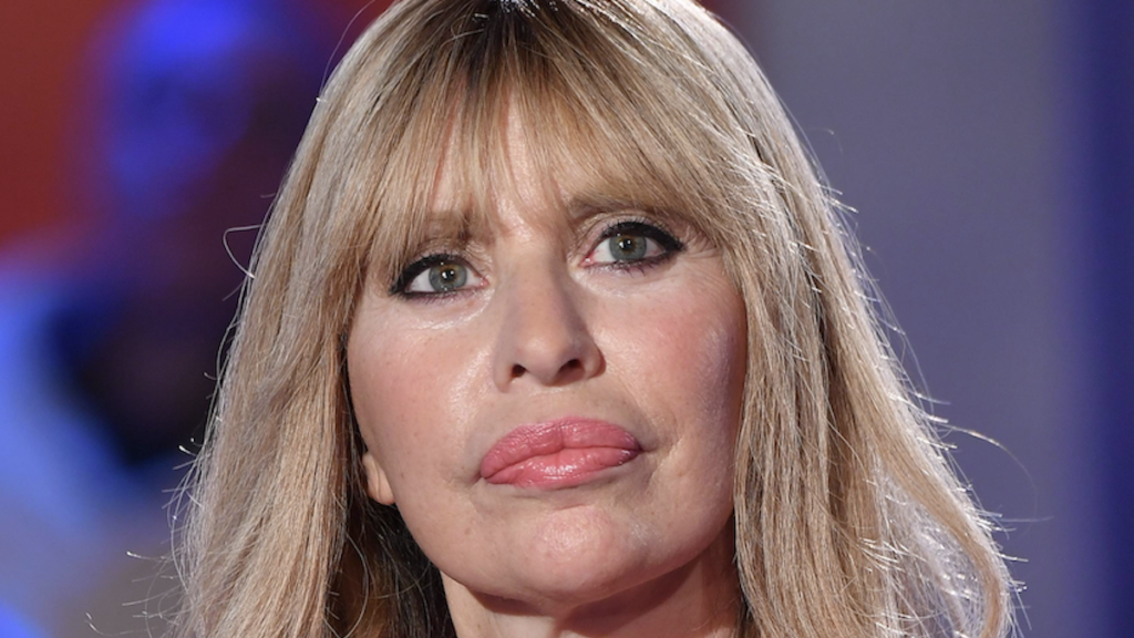 GFVIP, Alessandra butta le polpette di Adriana 1