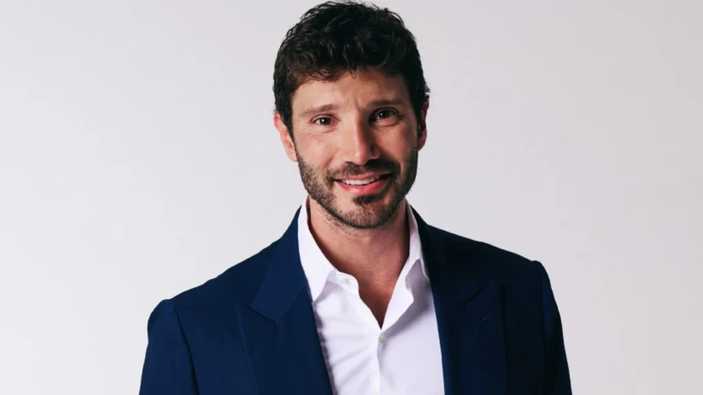Stefano De Martino e la Smart vandalizzata 1