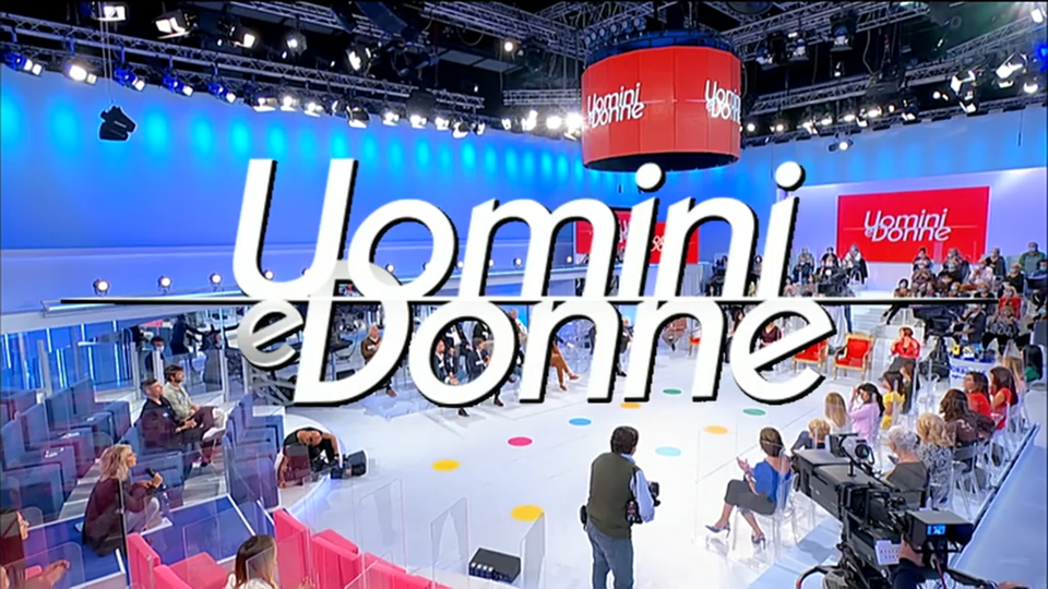 Uomini e donne, famosa dama subisce un atto vandalico 1