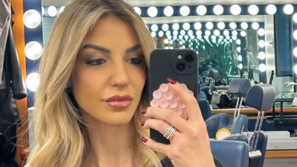 GFVIP, Renato e Lucia fanno pace e finiscono a letto 1