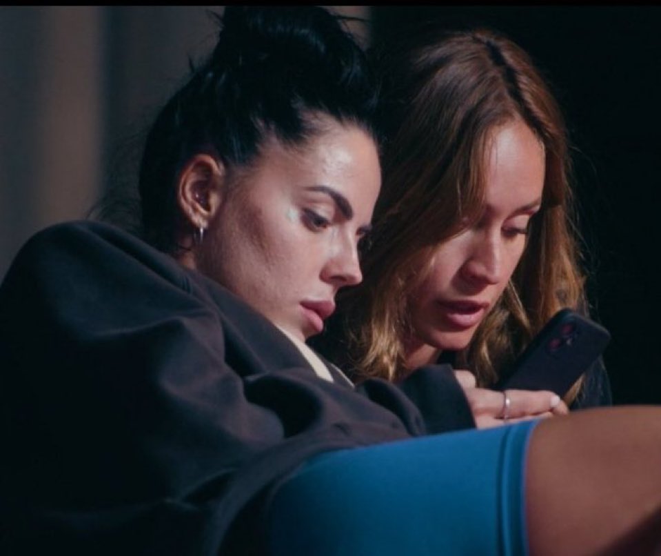 Helena e Shaila sono diventate amiche 1