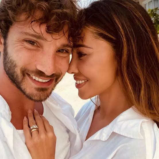 Belen e Stefano insieme 1
