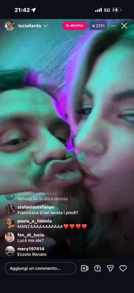 GFVIP, bacio tra Lucia e Renato durante la festa 2
