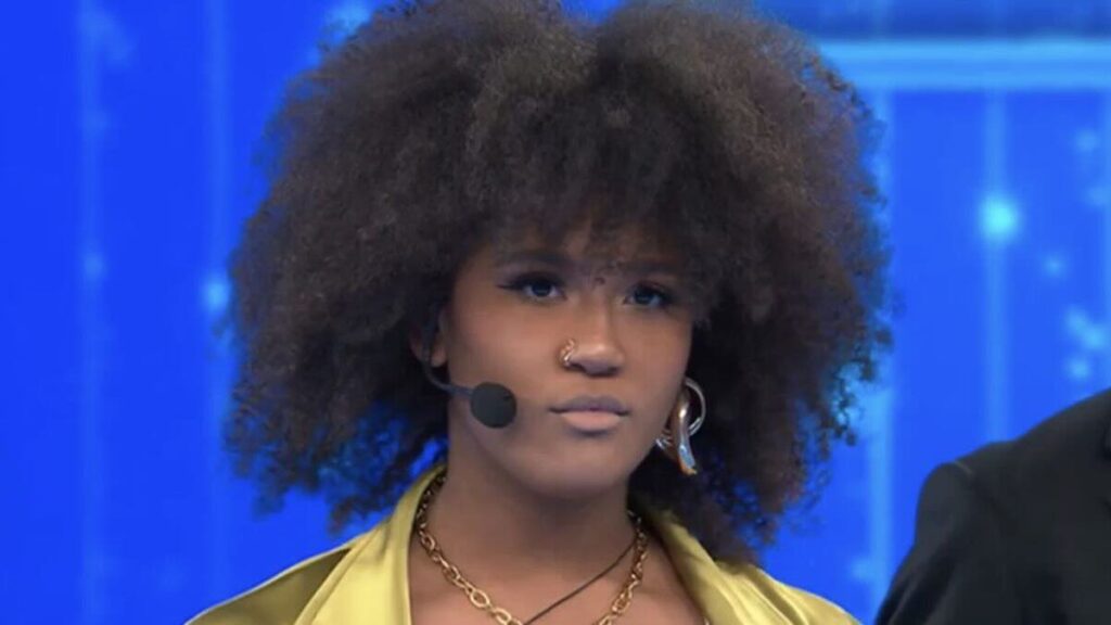 Amici, il cambio look di Aisha 1