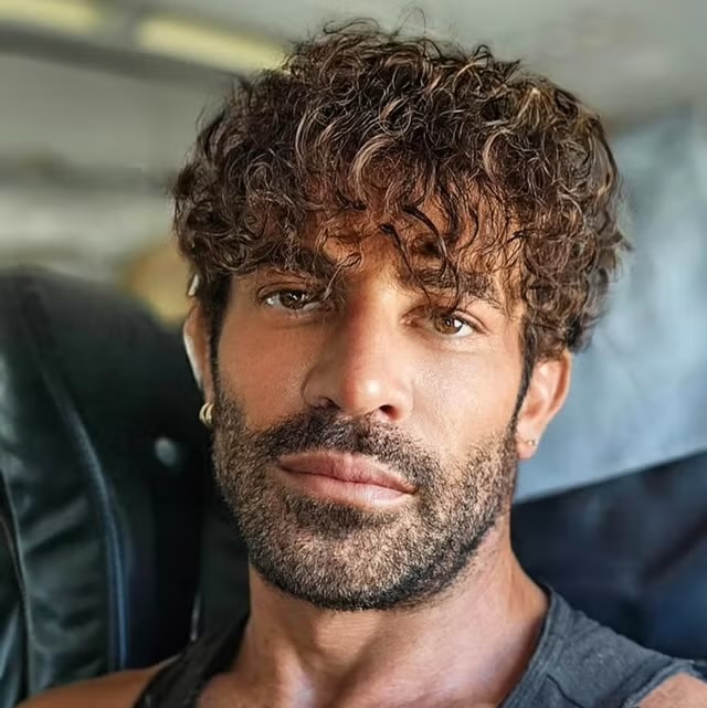 Gianni Sperti operato a Bari, lo spavento dei fan 1