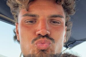 Temptation Island, Giovanni su uno yacht, il web si scatena 2