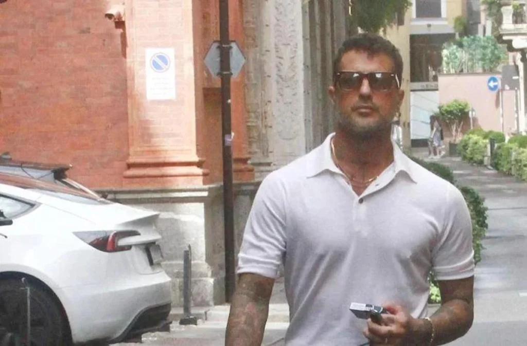 Belen Rodriguez contro Fabrizio Corona, l’argentina agisce per vie legali 1