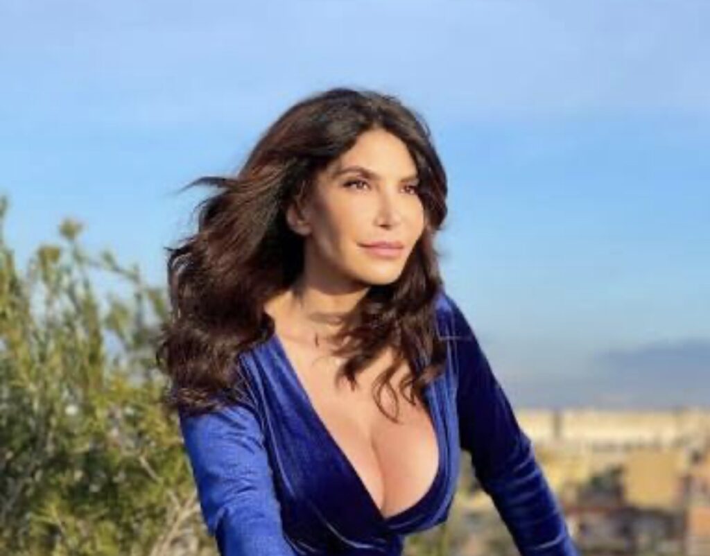 GFVIP, scontro tra Valeria Marini e Carmen Di Pietro 1