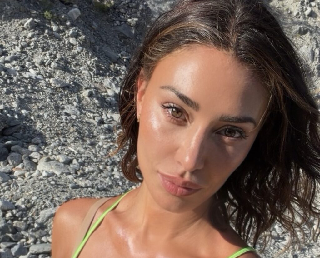 Belen festeggia il suo compleanno con il nuovo compagno? 1