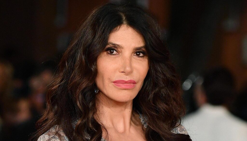 GFVIP, scoppia la passione tra Carmen e Luigi 1