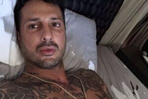 Fabrizio Corona aggredito da 6 persone 2